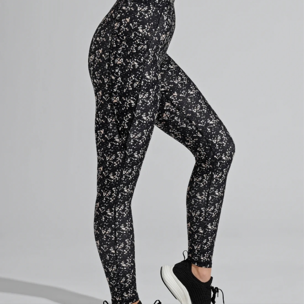NWT! Buffbunny LEGGING ORIGINAL PACKAGING!